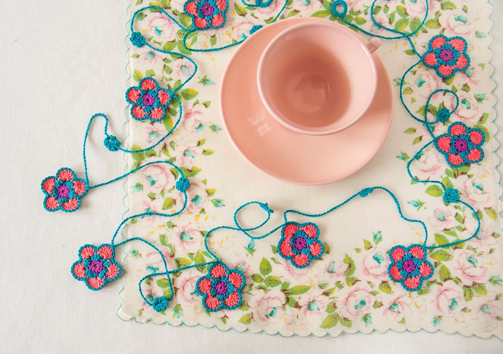 Cottage Chic Crochet Flower Garland