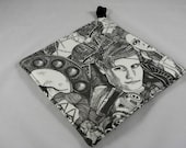 Dr Who Pot Holder