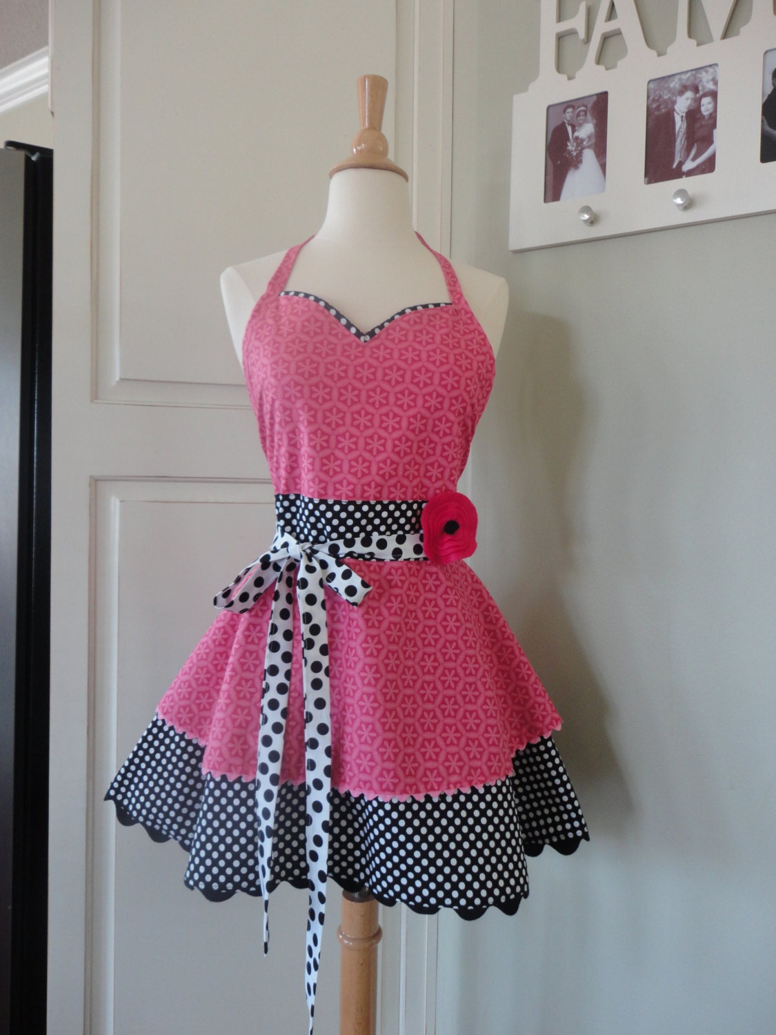 4RetroSisters "Annabelle" Womens Full Retro Apron - "Spring Pink" Sweetheart Neckline