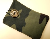 Little Lined Case: Made from camouflage fabric and lined with soft merino wool.