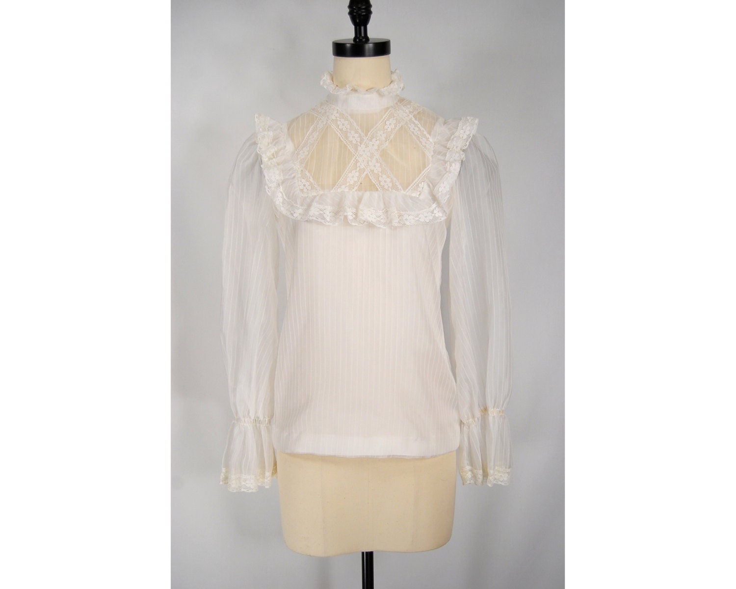 Vintage 70s Cute Victorian Style Ruffles Blouse sz S Ivory Lace Prairie Shirt