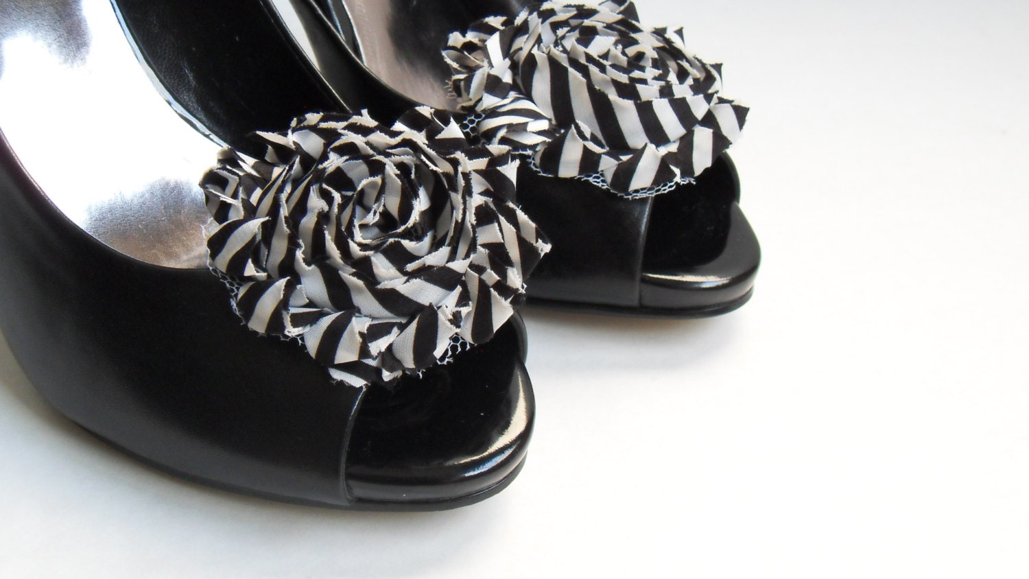 Black and white fabric flower shoe clips, wedding shoe clips, Paris wedding