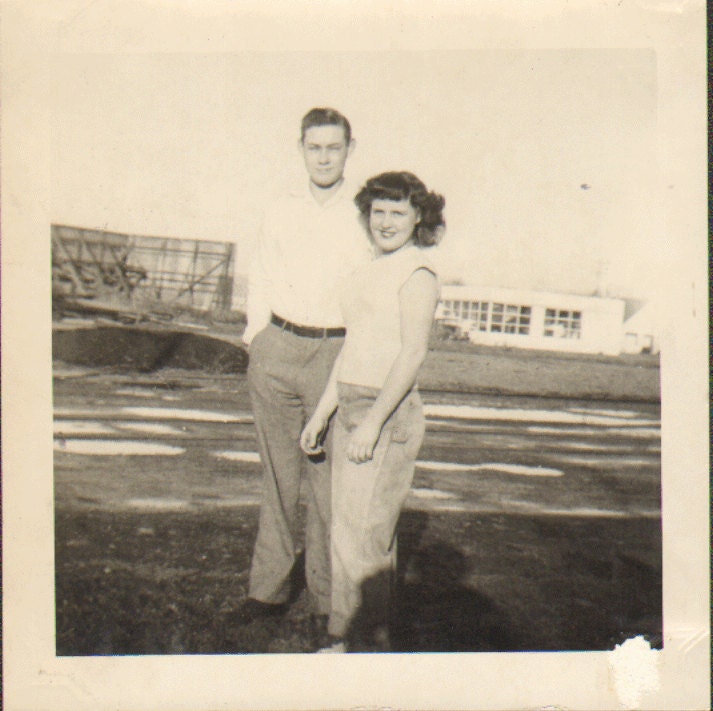 Loving Pair Vintage Photo of a Young Man and His Girl S16302