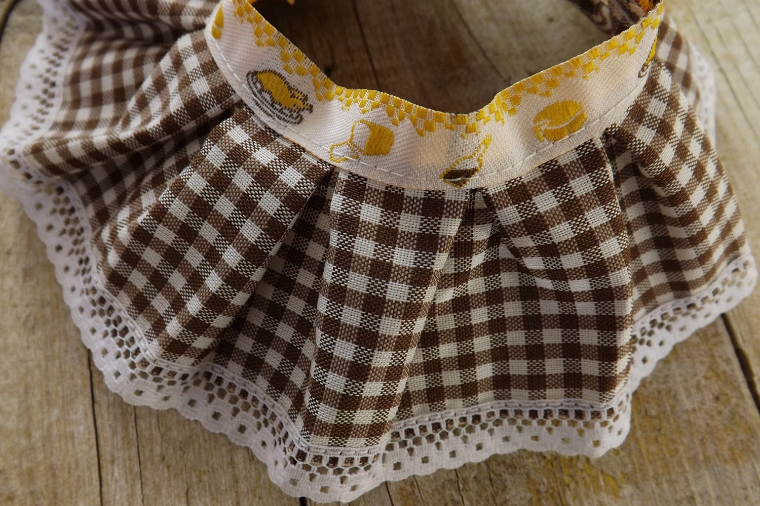 RETRO KITCHEN TRIM 1 yard  ideal for country cottage, fabric and lace trim brown gingham checks