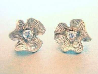Small White Gold Flower Rhinestone Stud EarringsBridesmaids Jewelry, Bridal Jewelry