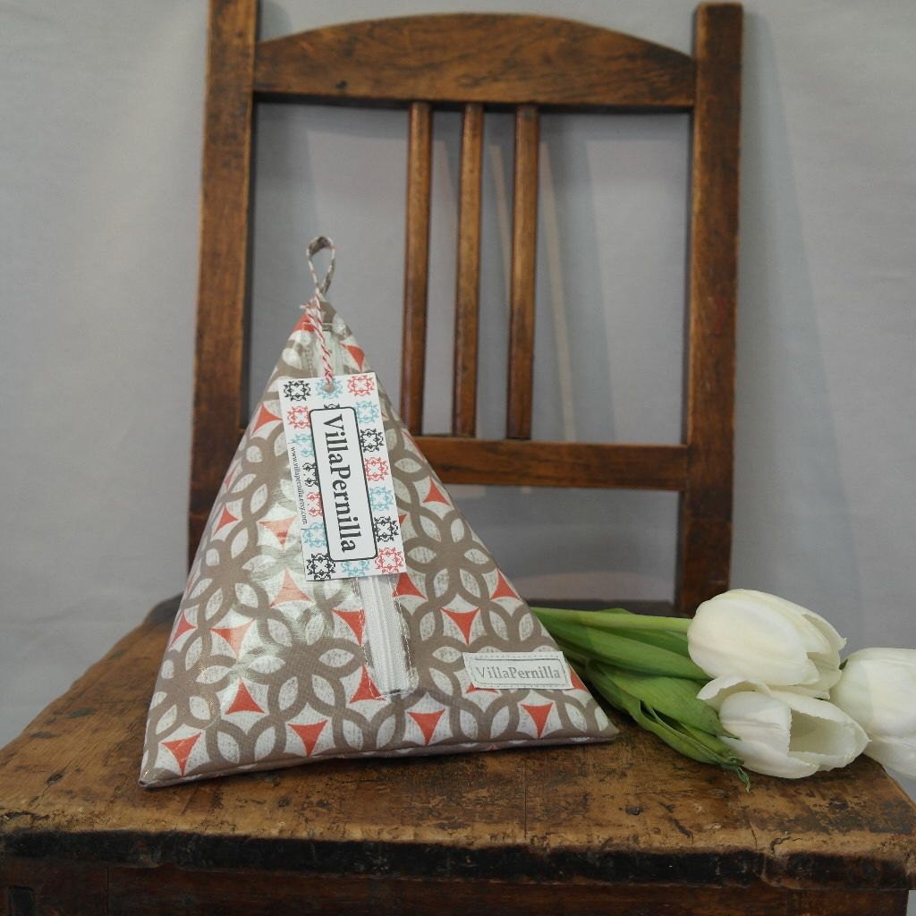 Wash bag for kids and light travelling- laminated cotton