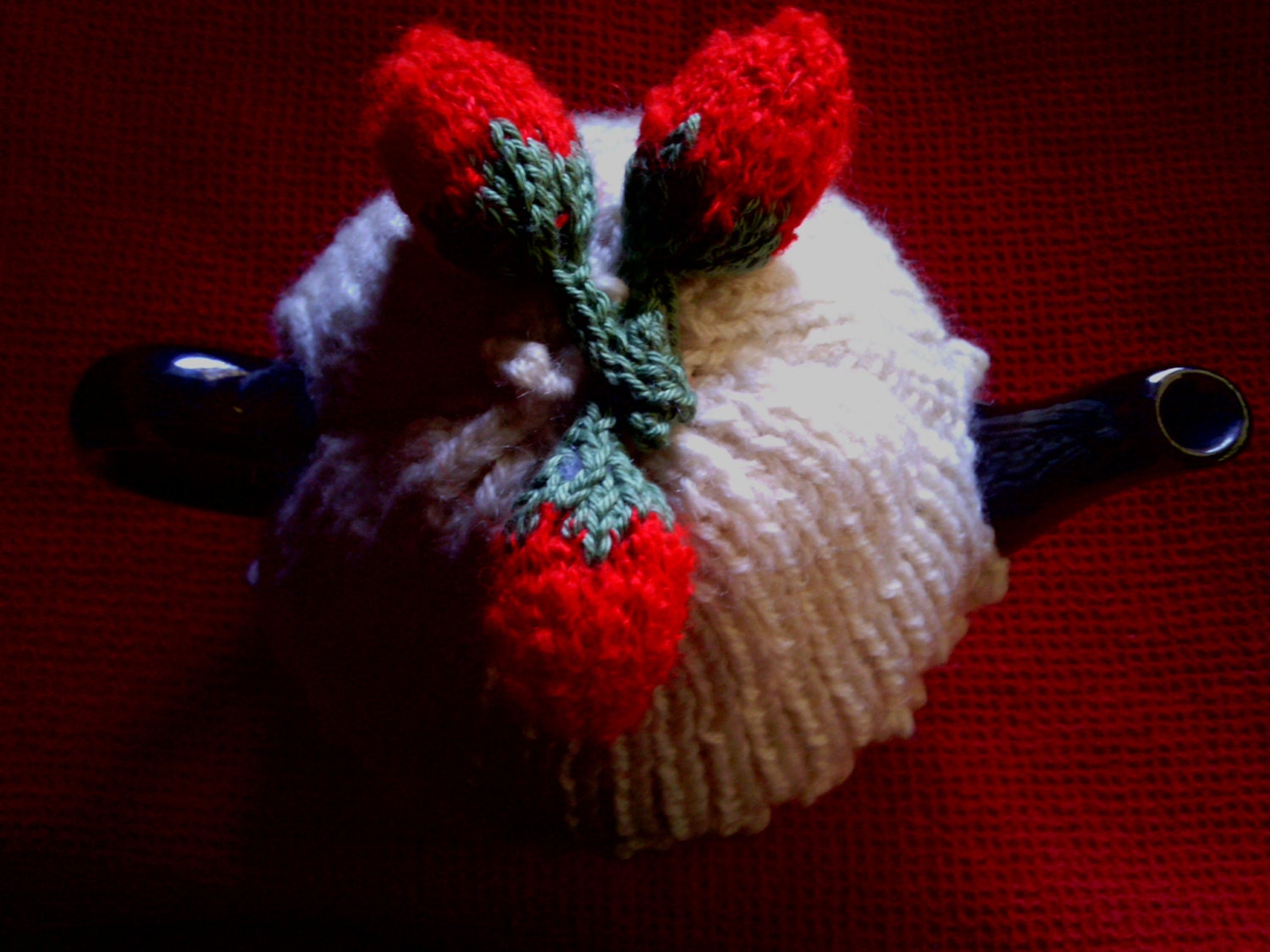 Woollen Tea Cosy "Strawberries & Cream" 4 cup size