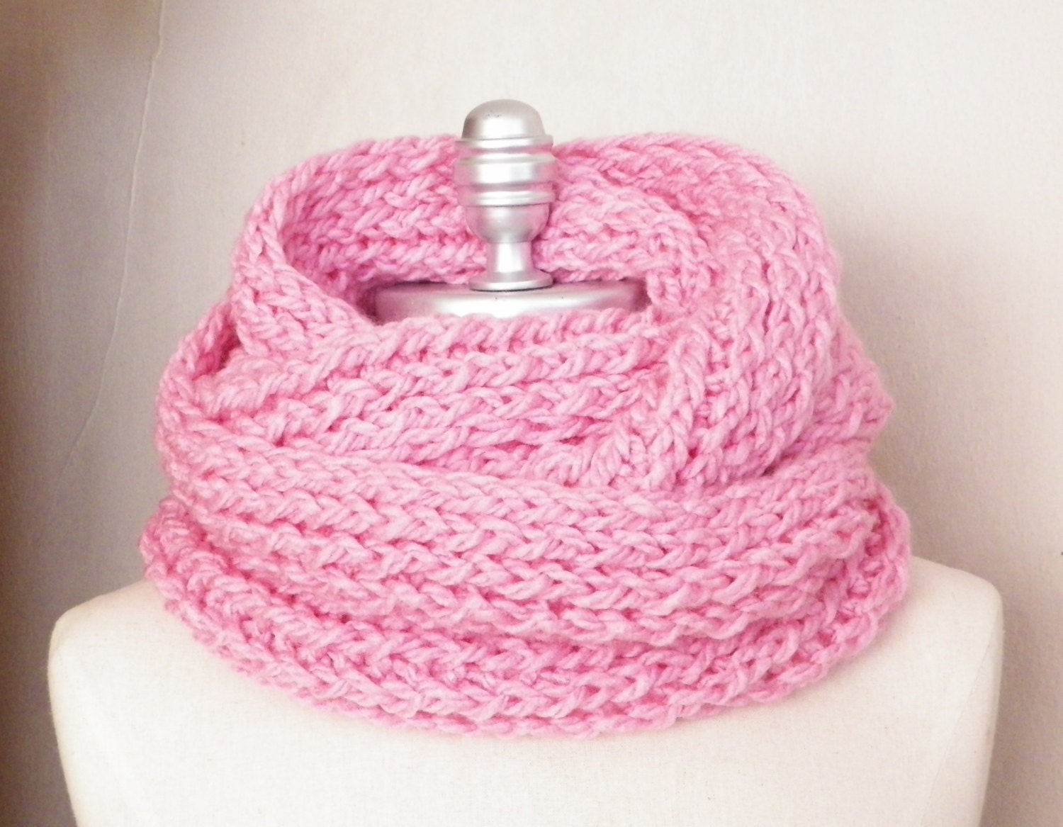 Pink Infinity Scarf, Chunky Knit, Winter Scarf, Bubble Gum Pink, Thick, Cold Weather Fashion Knitwear