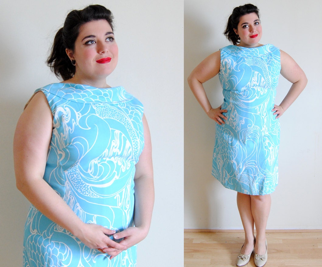 Plus Size Vintage Dress 1960s Blue and White Ocean Shift Dress // Octopussy Spring Fashion // Size 14/16