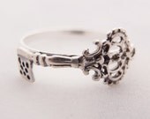 Skeleton Key Ring in Sterling Silver