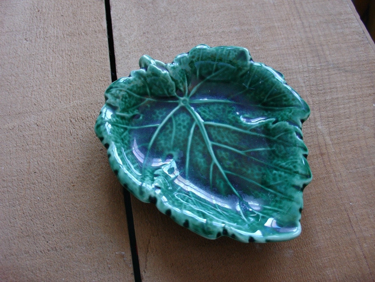 Wedgewood Green Leaf Candy Dish//Made in England