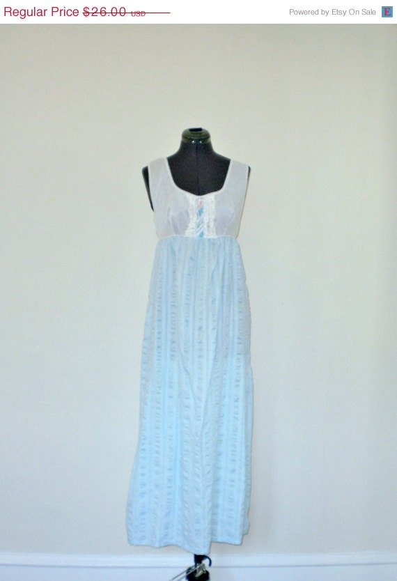 Sale... vintage 1970s 70s lingerie nightgown maxi slip