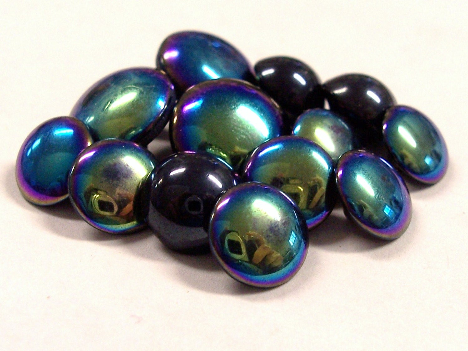 VINTAGE Glass BUTTONS Thirteen (13) Iridescent Bubble Buttons Black Iridescent Different Styles Colors Vintage Button Destash (F52)