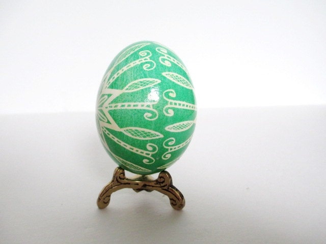 green Pysanka Ukrainian Easter egg, green pysanka egg handpainted Easter eggs