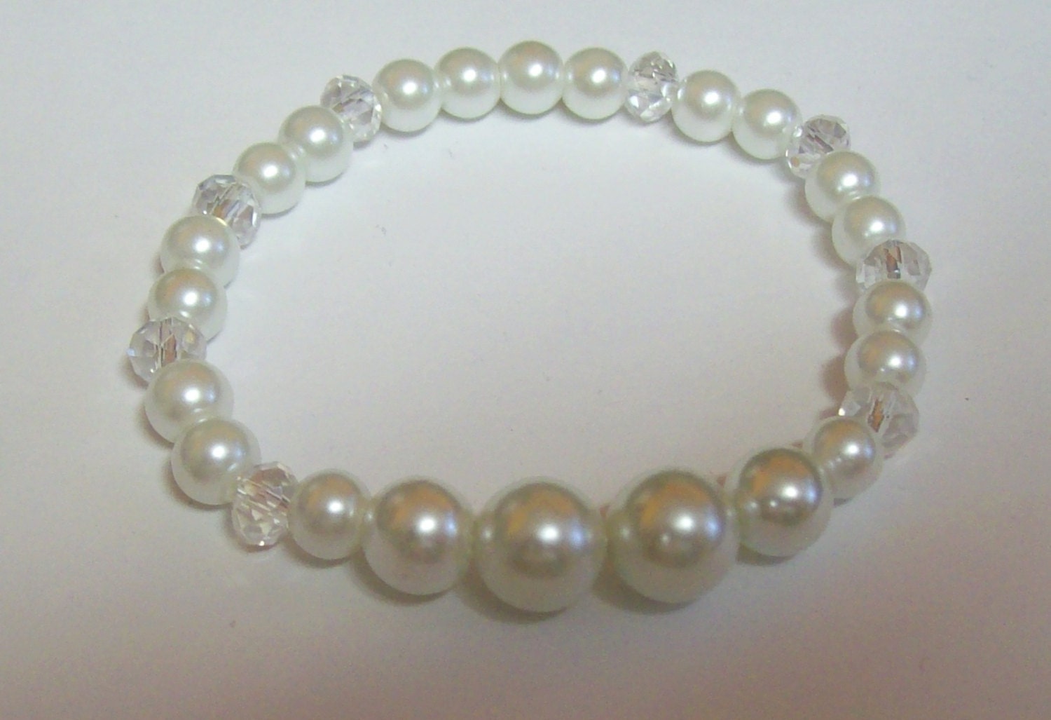 Pretty Faux Pearl Bracelet