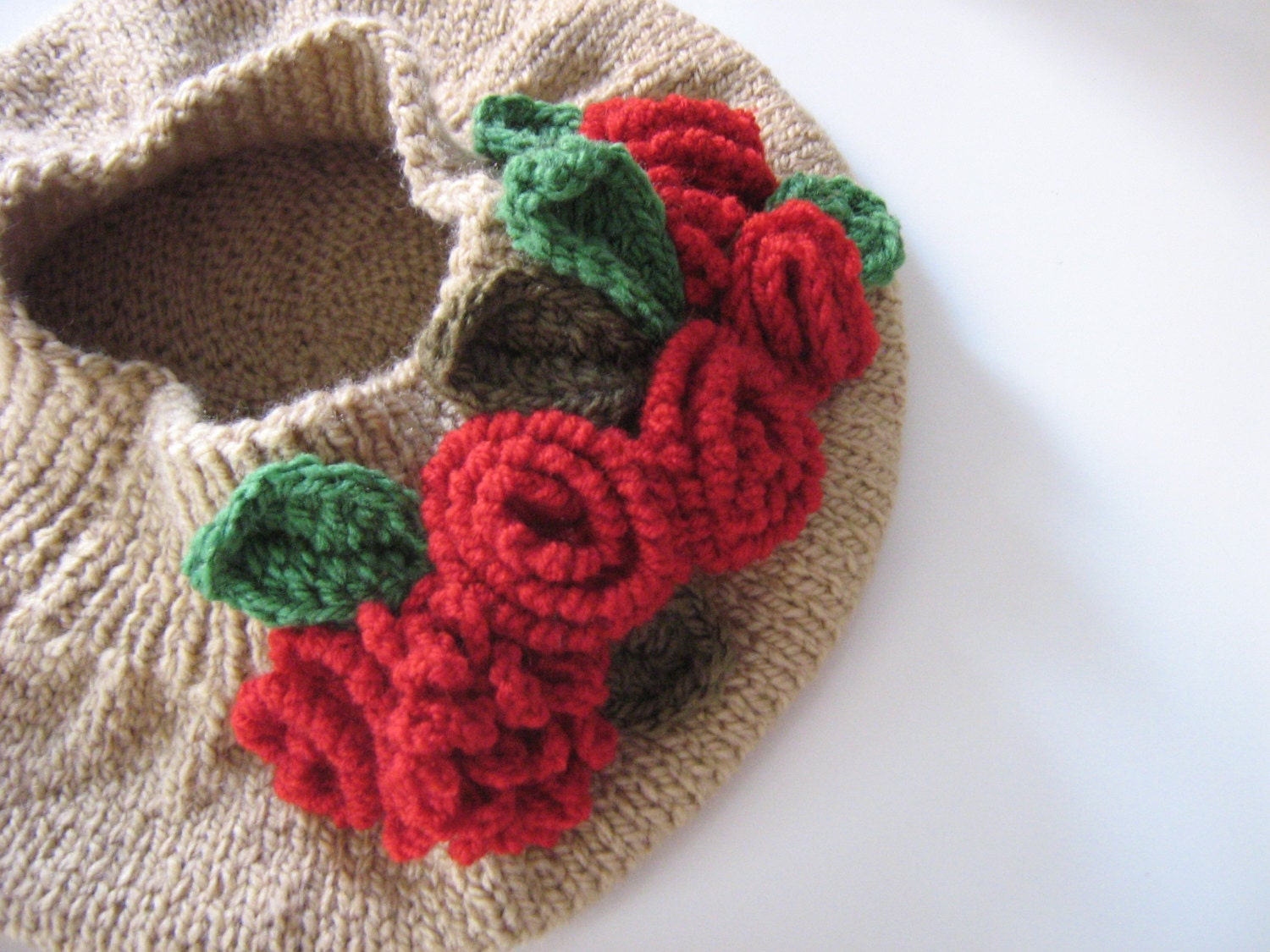 Handknitt beret - hat