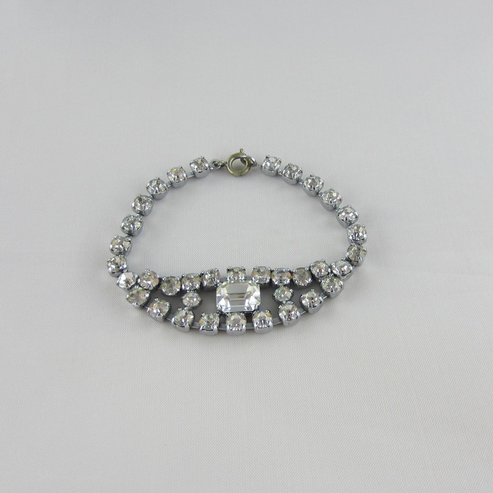 Vintage Rhinestone Bracelet. Emerald and Round Rhinestones. Circa 1950s.