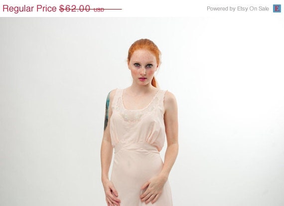 30% OFF - Vintage 1940s Lingerie - 40s Nightgown - Pale Pink Rayon