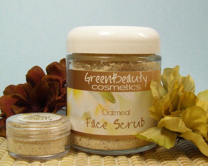 Oatmeal Scrub with Honey, Sugar and Rose Petals