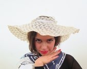 Vintage 1930s White Summer Hat Open Crown Wide Brimmed Halo Style with Ribbon
