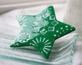Brooch Shawl Scarf Pin / Kelly Green Star Brooch with Snowflakes