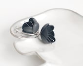 Leather earrings in dark grey