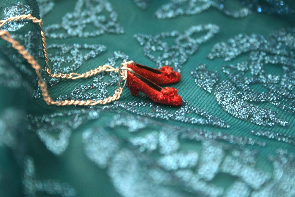 Dorothy Red Glitter shoes necklace
