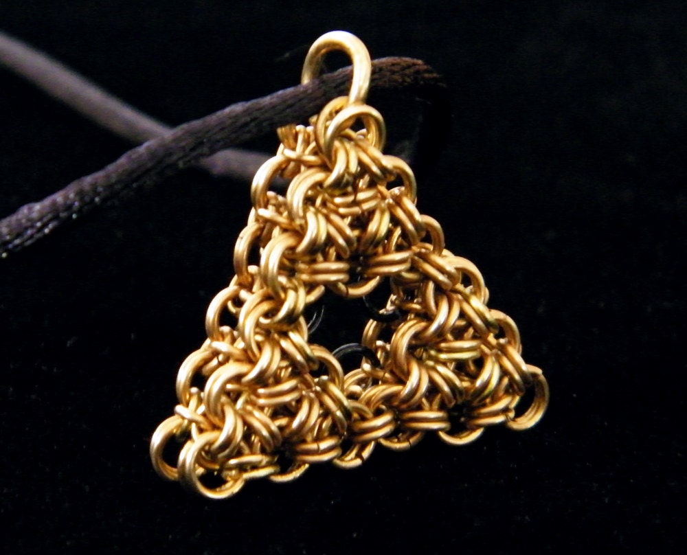 Chainmaille Triforce Pendant