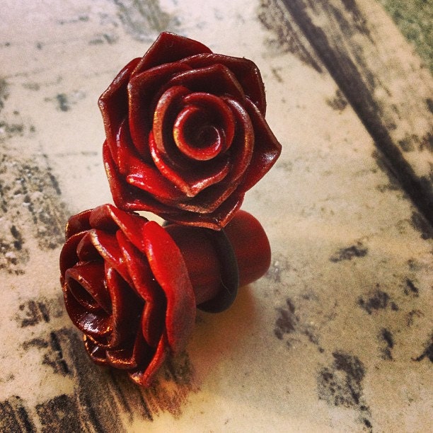 Rosebud Plugs - Earrings for Stretched Lobes - 2g to 00g - Gauges