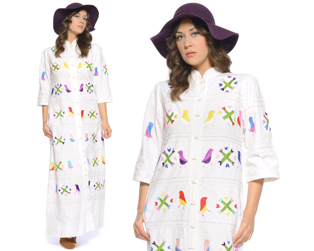 Embroidered Mexican Dress 70s White Tunic Boho Colorful BIRDS Festival 1970s Hippie Cotton Maxi Folk / One Size