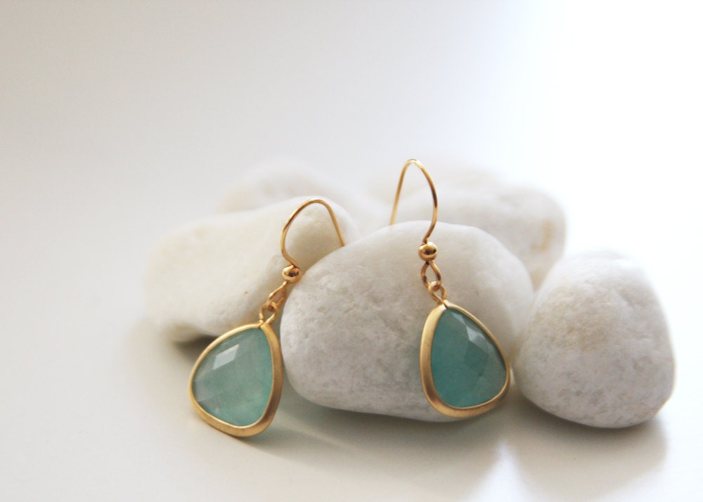 Aqua Ice - Aqua Blue Glass Earrings in Gold. Everyday Wear. Modern Chic. Bridemaids Gift. Wedding Attire (SER-47)
