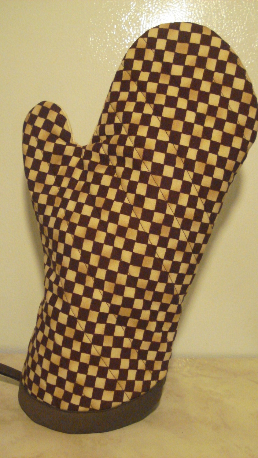 Oven Mitt, Teacups and Checks