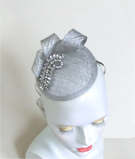 Silver sinamay and diamonte fascinator headpiece cocktail hat
