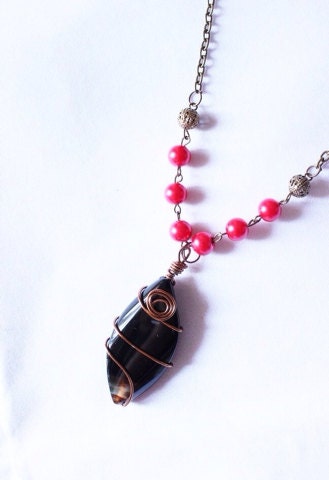 Ziddah (Wire Wrapped Oval Black Gemstone with Red Faux Pearl Necklace)