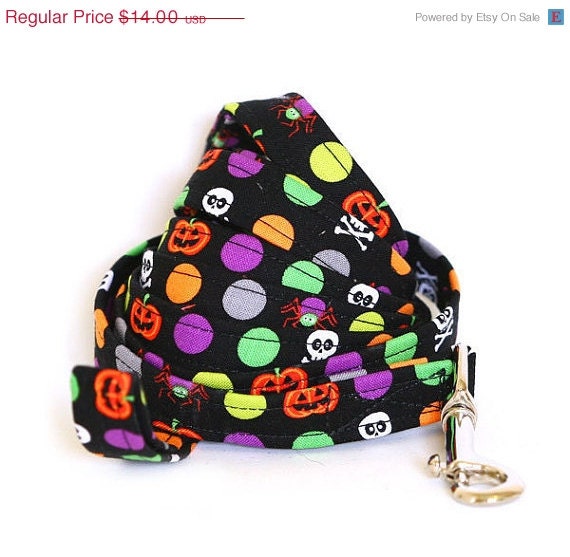 ON SALE Halloween Dog Leash - 6 ft Leash - Halloween Dots