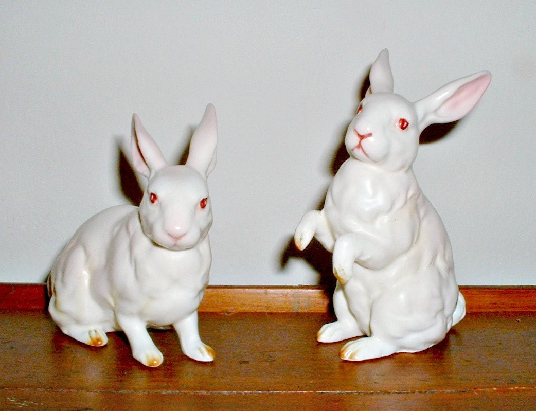 Vintage Lefton Bunny Rabbit Figurines Pink 1960s White with Pink Easter H880 Japan Albino