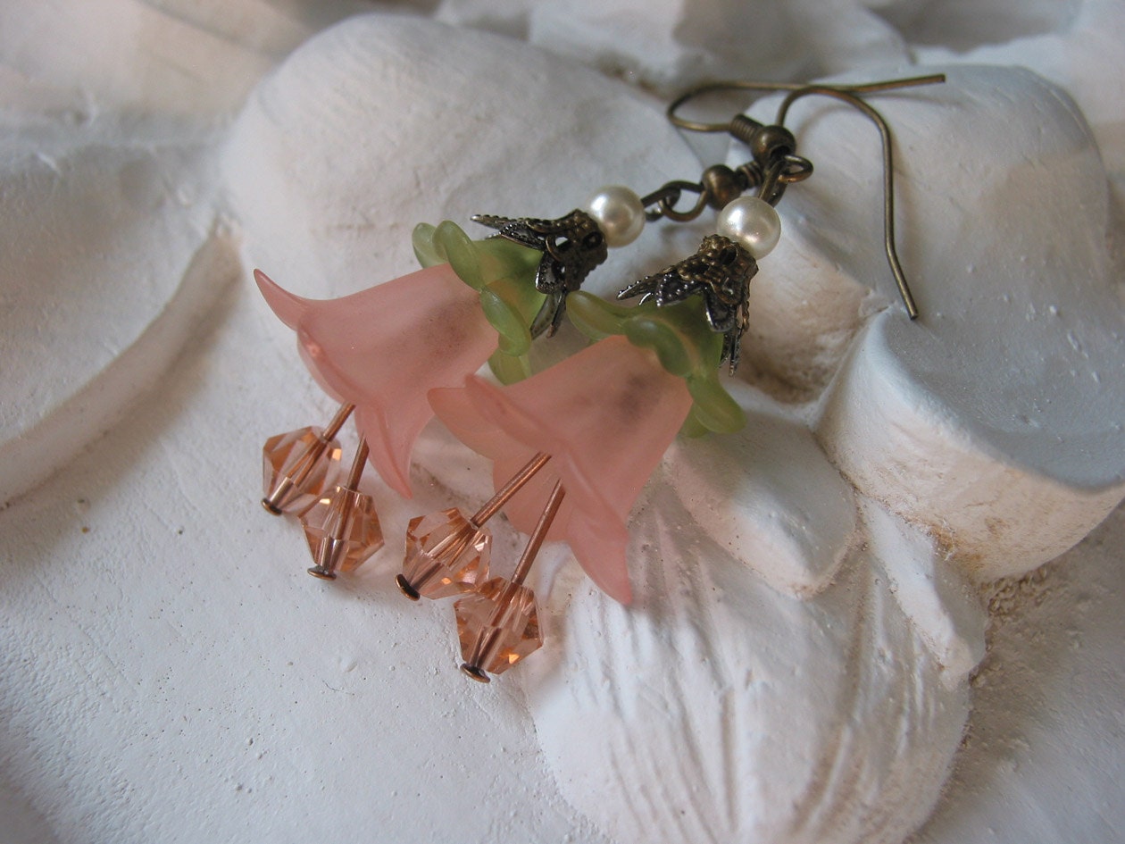 Vintage Style Peach Flower Crystal earrings