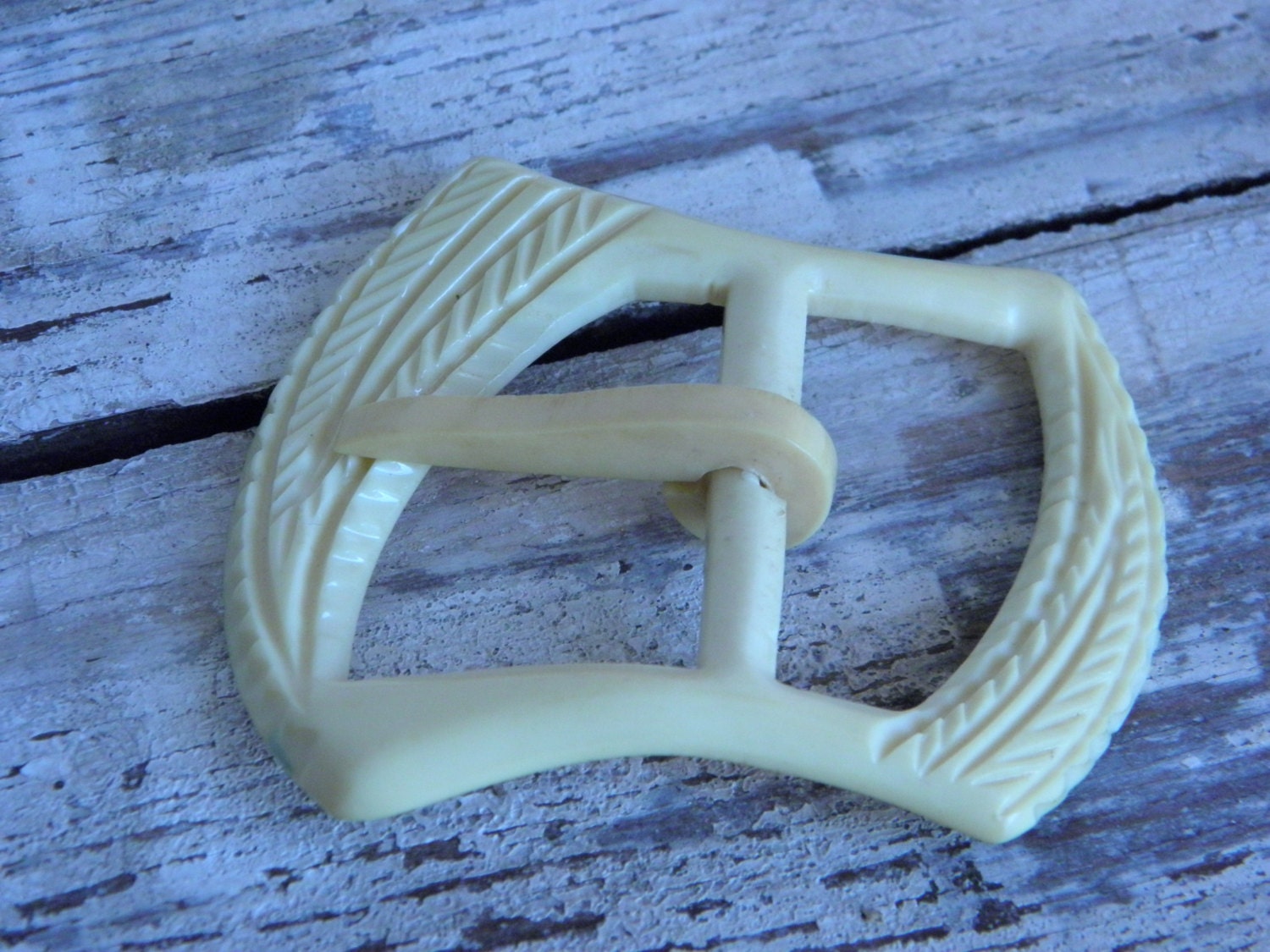 Belt Buckle White Shabby Vintage