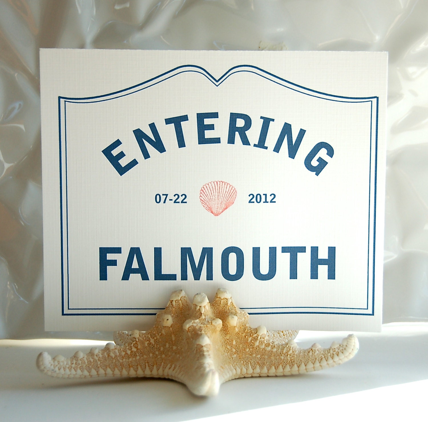 Entering town table signs