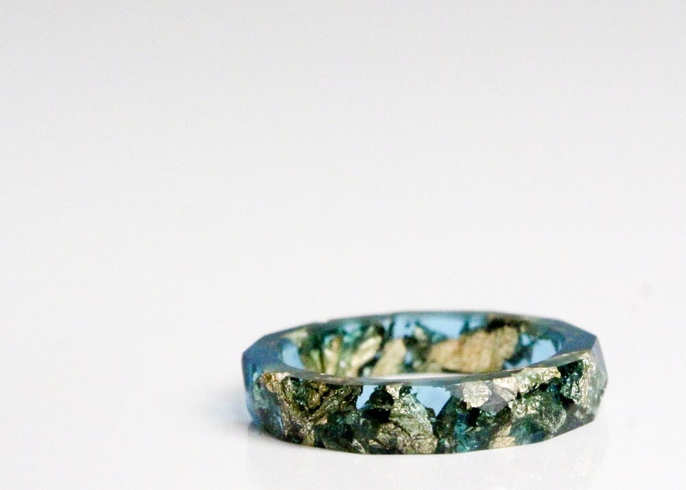 ocean blue and gold size 8 thin multifaceted eco resin ring