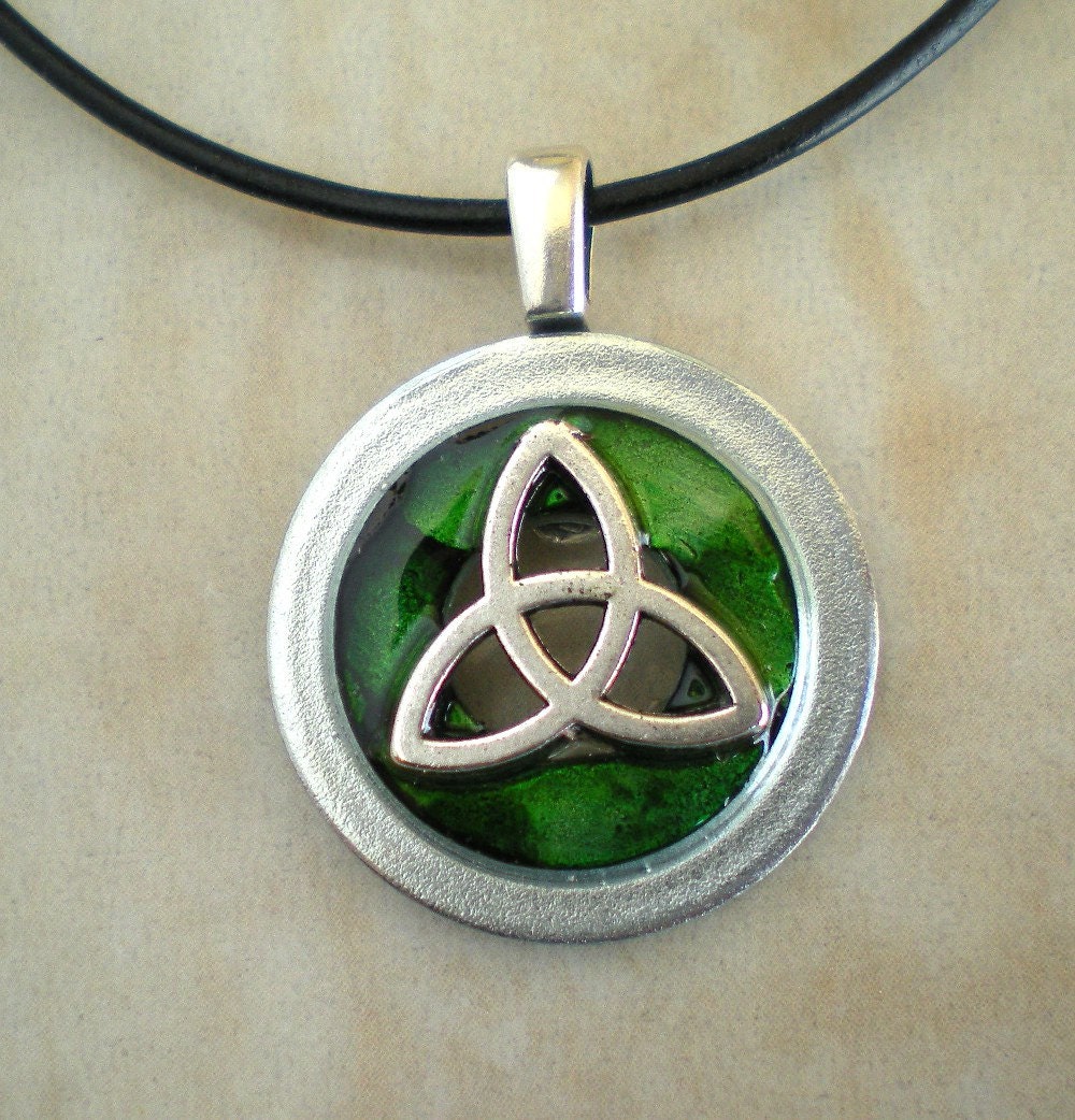 Celtic Knot Necklace: Emerald Green - Men's Jewelry - Men's Necklace - Unique Jewelry - Endless Knot - Celtic Jewelry - Father's Day