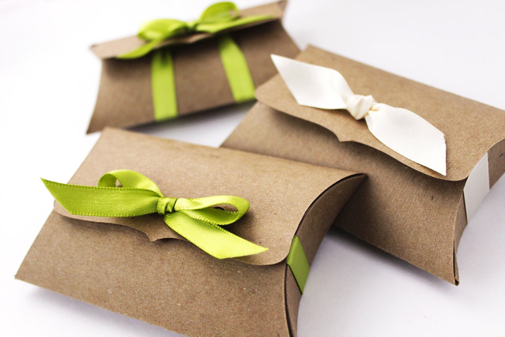 Pillow Boxes, Medium - 10 gift card holders - jewelry packaging - DIY favor box - gift wrap, ribbon tie closure - 4.5" x 2.75" x 1"