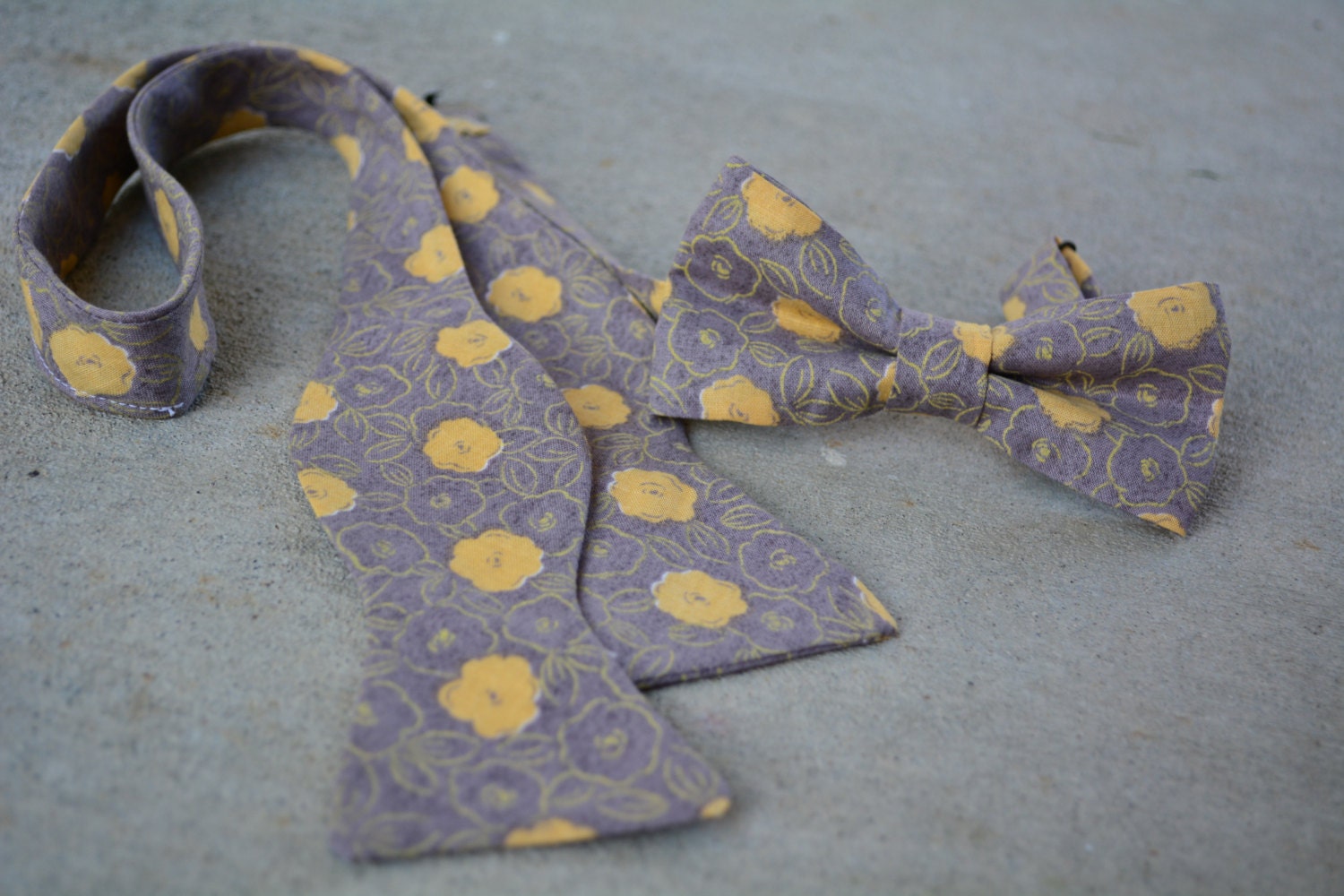 Men's Free Style Bow Tie and Matching Children's Bow Tie in Floral