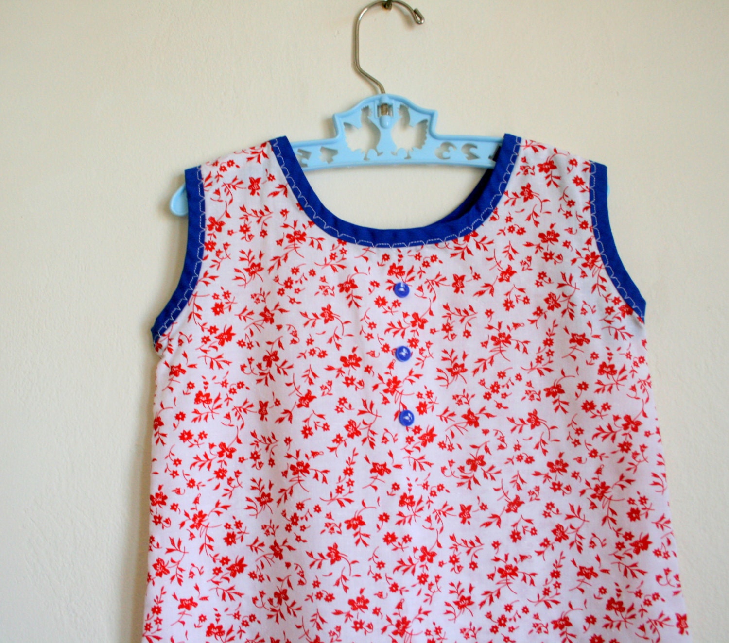 Vintage RED VINE Girls Dress....size 6 girls....vintage handmade. fourth of july. girls. kids. children. summer. red white blue.
