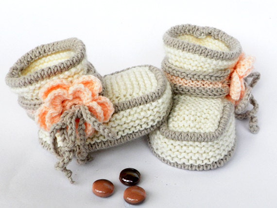 Hand knitted baby booties from wool yarn in color vanilla, baby shoes, handmade, baby accessories, baby fashion, READY TO SHIP