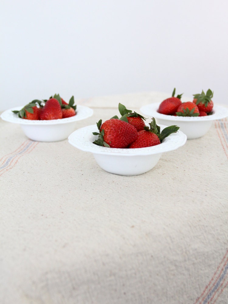 Vintage Milk Glass Bowls / Floral Pattern Set of 3