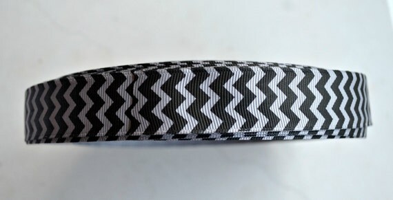 Silver and black chevron 7/8" grosgrain ribbon Il_570xn