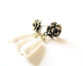 Ivory Glass Pearl Dangle Earrings Antique Gold Pearl Drop Earrings Post Earrings Vintage Style Pearl Drops Weddings Brides Jewelry Brides
