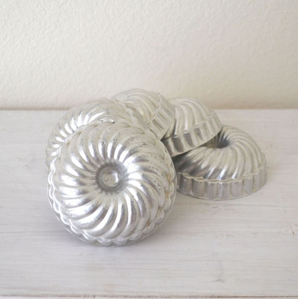 Mini Bundt Tins Vintage 1960s Aluminum Circle Jello Mold Pans Set of 5