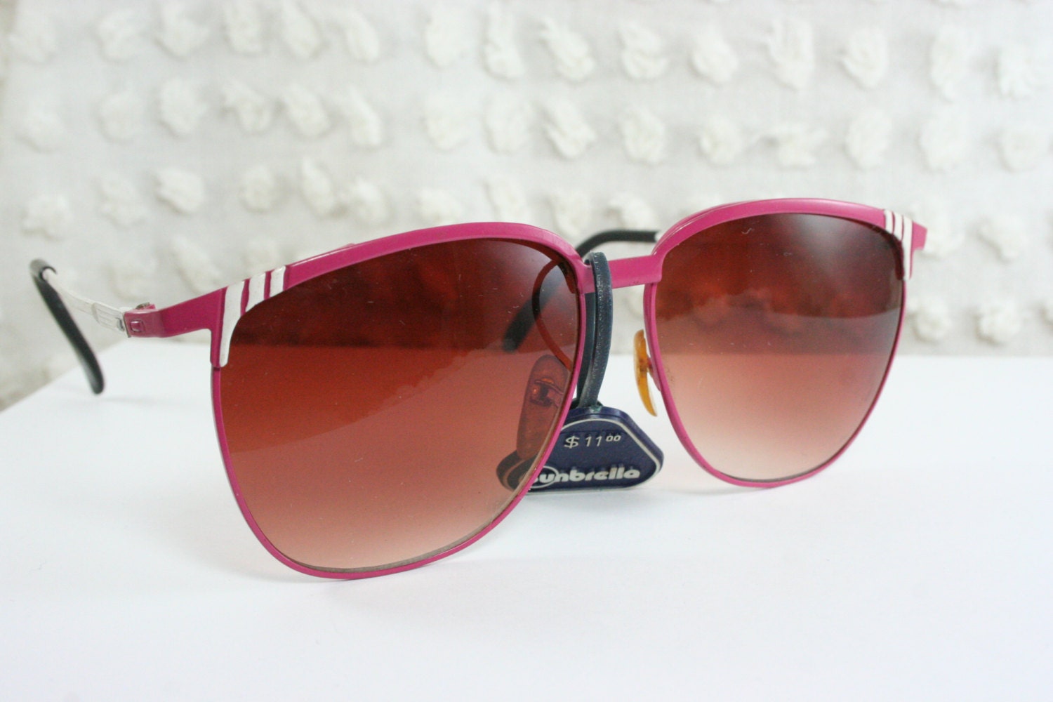 Vintage 70s Sunglasses 80s Pink Sunglass Metal Magenta White Burgundy Brown Lens Non Rx NOS Unisex Large Sunbrella